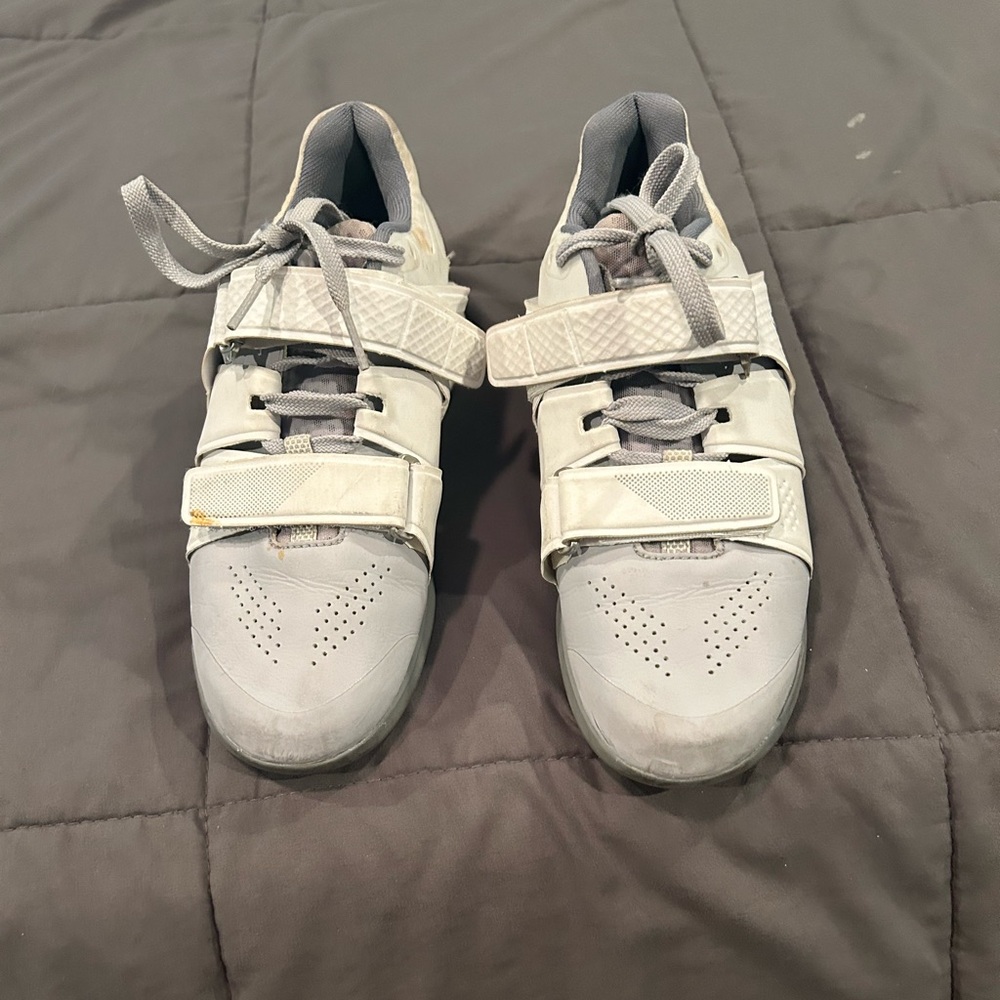 Size 8.5 Reebok Lifters. Good condition.